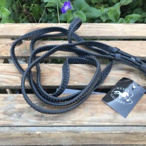 Biothan tøjler fra Hestagallery med dupper og spænder. Tynd og lækker tøjle med godt grip
