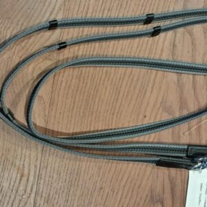 Hestagallery Supergrip tøjle med stoppere og karabinhage. Grå